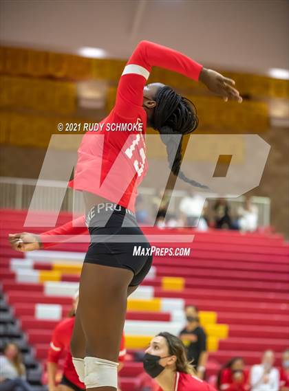 Thumbnail 3 in Poite Loma vs Cathedral Catholic  photogallery.