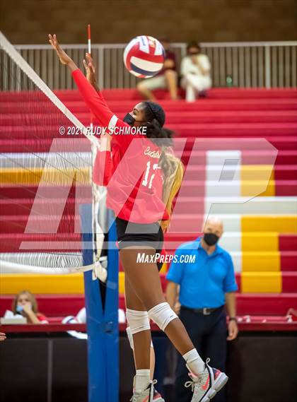 Thumbnail 3 in Poite Loma vs Cathedral Catholic  photogallery.