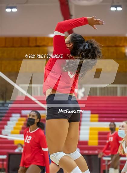 Thumbnail 3 in Poite Loma vs Cathedral Catholic  photogallery.