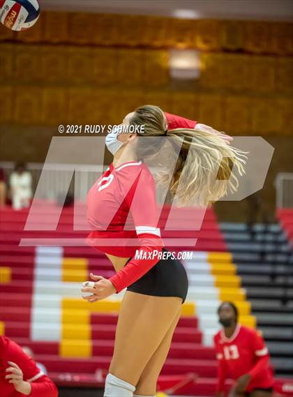 Thumbnail 3 in Poite Loma vs Cathedral Catholic  photogallery.