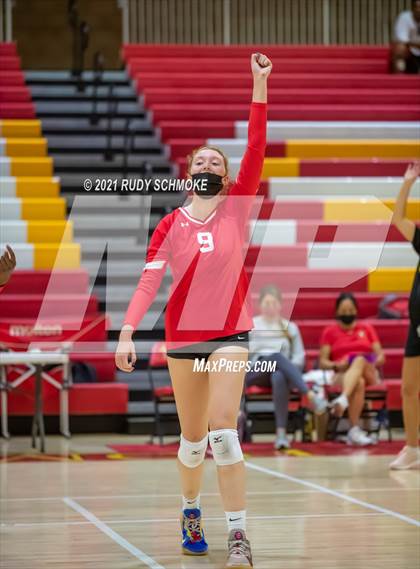 Thumbnail 2 in Poite Loma vs Cathedral Catholic  photogallery.