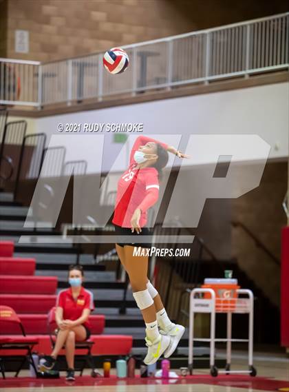 Thumbnail 3 in Poite Loma vs Cathedral Catholic  photogallery.