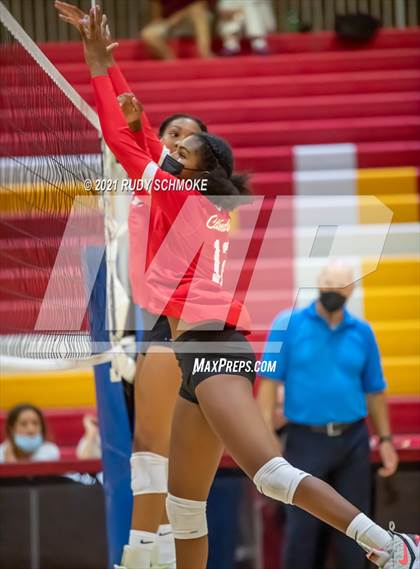 Thumbnail 2 in Poite Loma vs Cathedral Catholic  photogallery.