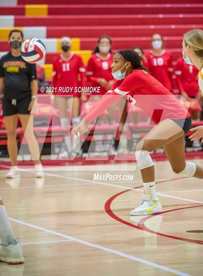 Thumbnail 3 in Poite Loma vs Cathedral Catholic  photogallery.