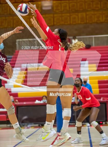 Thumbnail 1 in Poite Loma vs Cathedral Catholic  photogallery.