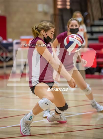 Thumbnail 2 in Poite Loma vs Cathedral Catholic  photogallery.