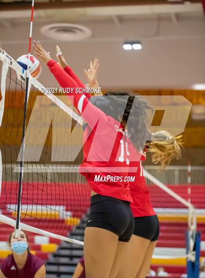 Thumbnail 1 in Poite Loma vs Cathedral Catholic  photogallery.