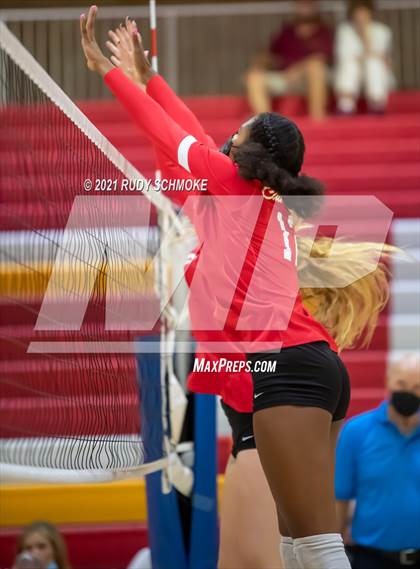 Thumbnail 3 in Poite Loma vs Cathedral Catholic  photogallery.