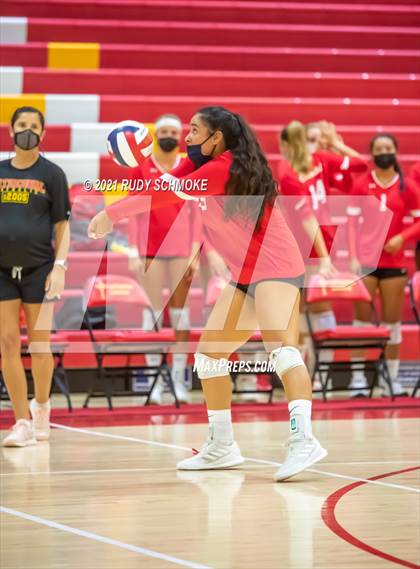 Thumbnail 1 in Poite Loma vs Cathedral Catholic  photogallery.