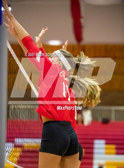 Thumbnail 3 in Poite Loma vs Cathedral Catholic  photogallery.