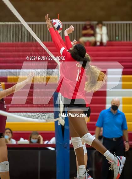 Thumbnail 2 in Poite Loma vs Cathedral Catholic  photogallery.