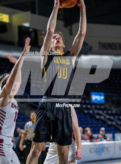 Thumbnail 3 in Lincoln vs. Eastlake (King Showcase) photogallery.