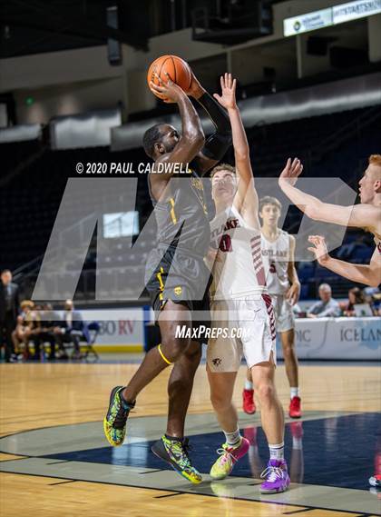 Thumbnail 1 in Lincoln vs. Eastlake (King Showcase) photogallery.