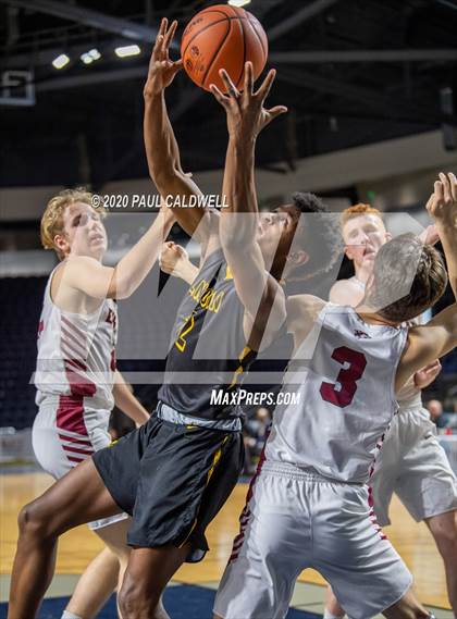 Thumbnail 2 in Lincoln vs. Eastlake (King Showcase) photogallery.