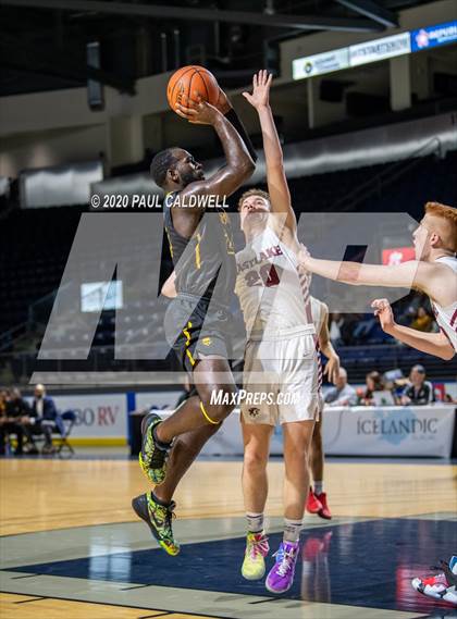 Thumbnail 2 in Lincoln vs. Eastlake (King Showcase) photogallery.