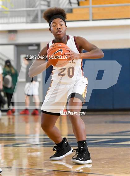 Thumbnail 2 in Mountain Pointe vs Highland (Nike Tournament of Champions) photogallery.