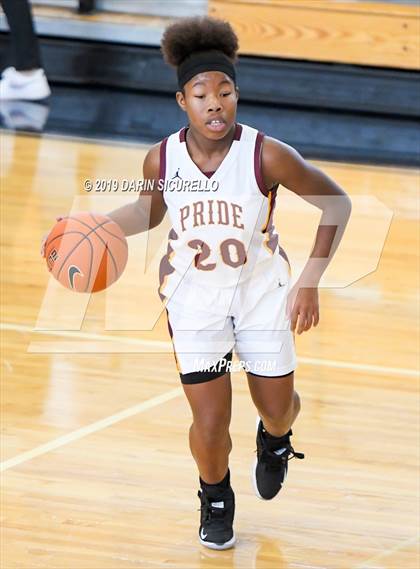 Thumbnail 3 in Mountain Pointe vs Highland (Nike Tournament of Champions) photogallery.