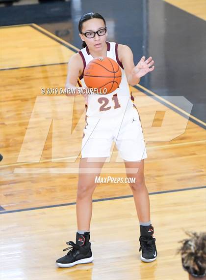 Thumbnail 1 in Mountain Pointe vs Highland (Nike Tournament of Champions) photogallery.