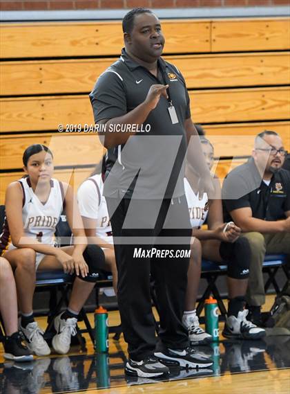 Thumbnail 3 in Mountain Pointe vs Highland (Nike Tournament of Champions) photogallery.
