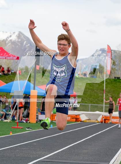 Thumbnail 2 in Utah County Invitational (Long Jump) photogallery.
