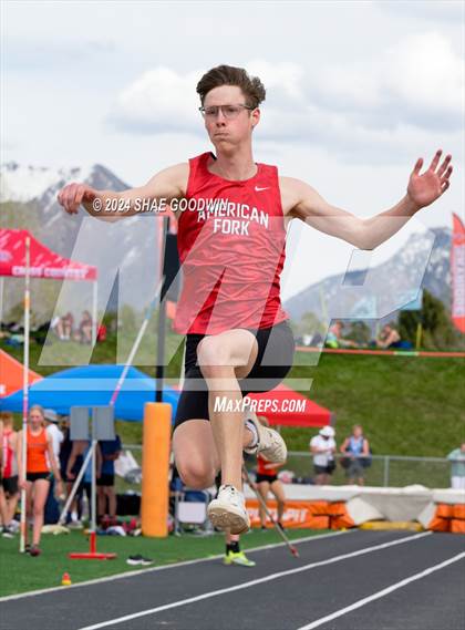 Thumbnail 3 in Utah County Invitational (Long Jump) photogallery.