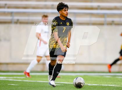 Thumbnail 3 in Grand Oaks vs Eisenhower (UIL 6A D1 Bi-District playoffs) photogallery.