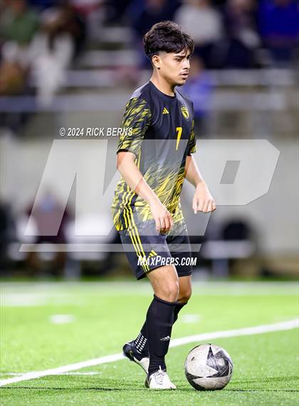 Thumbnail 1 in Grand Oaks vs Eisenhower (UIL 6A D1 Bi-District playoffs) photogallery.