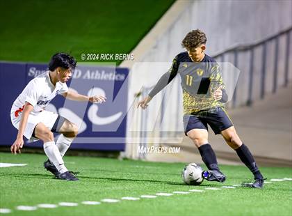 Thumbnail 2 in Grand Oaks vs Eisenhower (UIL 6A D1 Bi-District playoffs) photogallery.