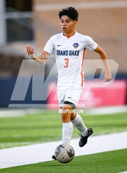 Thumbnail 3 in Grand Oaks vs Eisenhower (UIL 6A D1 Bi-District playoffs) photogallery.