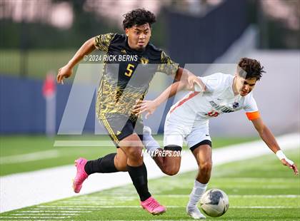 Thumbnail 3 in Grand Oaks vs Eisenhower (UIL 6A D1 Bi-District playoffs) photogallery.