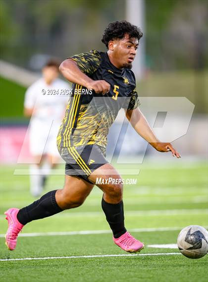 Thumbnail 2 in Grand Oaks vs Eisenhower (UIL 6A D1 Bi-District playoffs) photogallery.