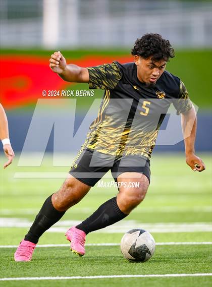 Thumbnail 1 in Grand Oaks vs Eisenhower (UIL 6A D1 Bi-District playoffs) photogallery.