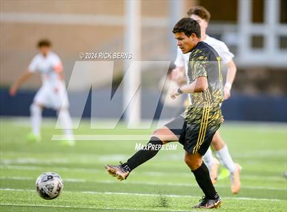 Thumbnail 2 in Grand Oaks vs Eisenhower (UIL 6A D1 Bi-District playoffs) photogallery.