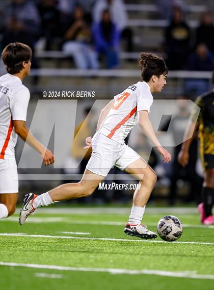 Thumbnail 3 in Grand Oaks vs Eisenhower (UIL 6A D1 Bi-District playoffs) photogallery.