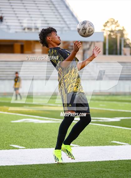 Thumbnail 2 in Grand Oaks vs Eisenhower (UIL 6A D1 Bi-District playoffs) photogallery.