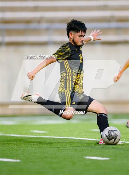Thumbnail 2 in Grand Oaks vs Eisenhower (UIL 6A D1 Bi-District playoffs) photogallery.