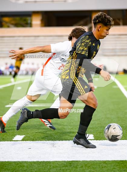 Thumbnail 3 in Grand Oaks vs Eisenhower (UIL 6A D1 Bi-District playoffs) photogallery.