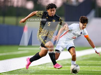 Thumbnail 2 in Grand Oaks vs Eisenhower (UIL 6A D1 Bi-District playoffs) photogallery.