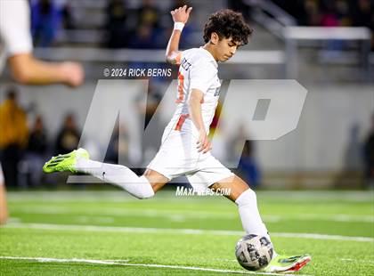 Thumbnail 2 in Grand Oaks vs Eisenhower (UIL 6A D1 Bi-District playoffs) photogallery.