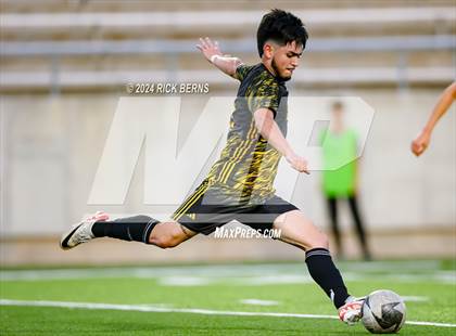 Thumbnail 3 in Grand Oaks vs Eisenhower (UIL 6A D1 Bi-District playoffs) photogallery.