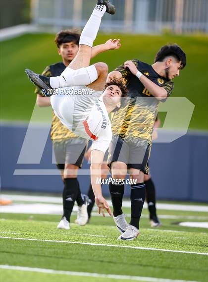Thumbnail 2 in Grand Oaks vs Eisenhower (UIL 6A D1 Bi-District playoffs) photogallery.
