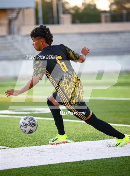 Thumbnail 3 in Grand Oaks vs Eisenhower (UIL 6A D1 Bi-District playoffs) photogallery.