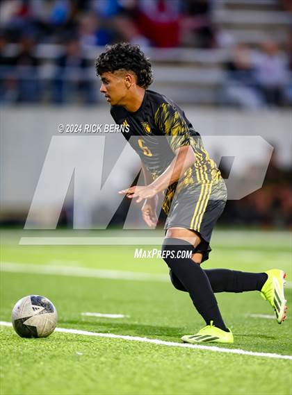 Thumbnail 1 in Grand Oaks vs Eisenhower (UIL 6A D1 Bi-District playoffs) photogallery.