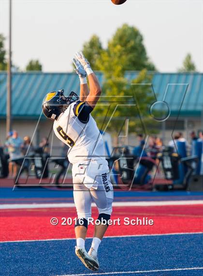 Thumbnail 2 in Oak Ridge vs. Vista del Lago photogallery.