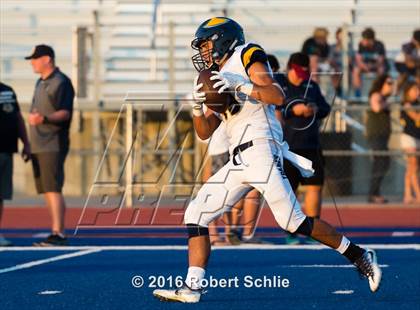 Thumbnail 3 in Oak Ridge vs. Vista del Lago photogallery.