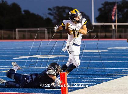 Thumbnail 1 in Oak Ridge vs. Vista del Lago photogallery.