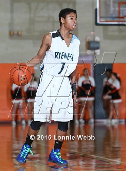Thumbnail 1 in Rye Neck vs Mamaroneck (Mamaroneck Tournament) photogallery.
