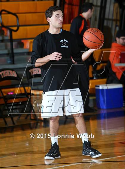 Thumbnail 3 in Rye Neck vs Mamaroneck (Mamaroneck Tournament) photogallery.