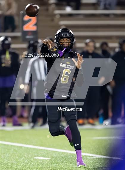 Thumbnail 2 in South Oak Cliff @ Port Neches-Groves (UIL 5A D2 Football Quarterfinals) photogallery.