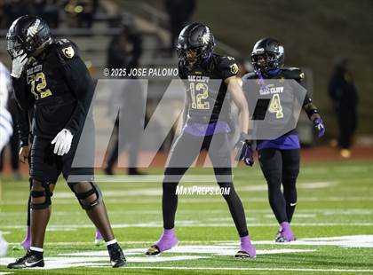 Thumbnail 1 in South Oak Cliff @ Port Neches-Groves (UIL 5A D2 Football Quarterfinals) photogallery.